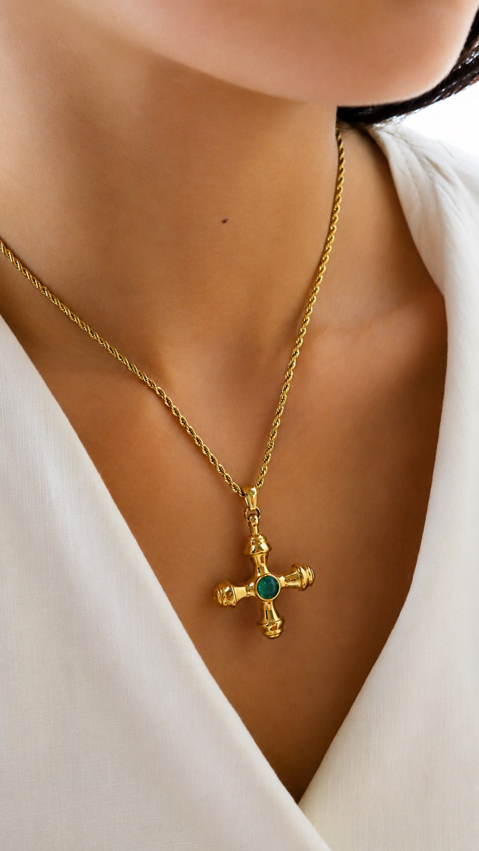 VERDE CROSS NECKLACE