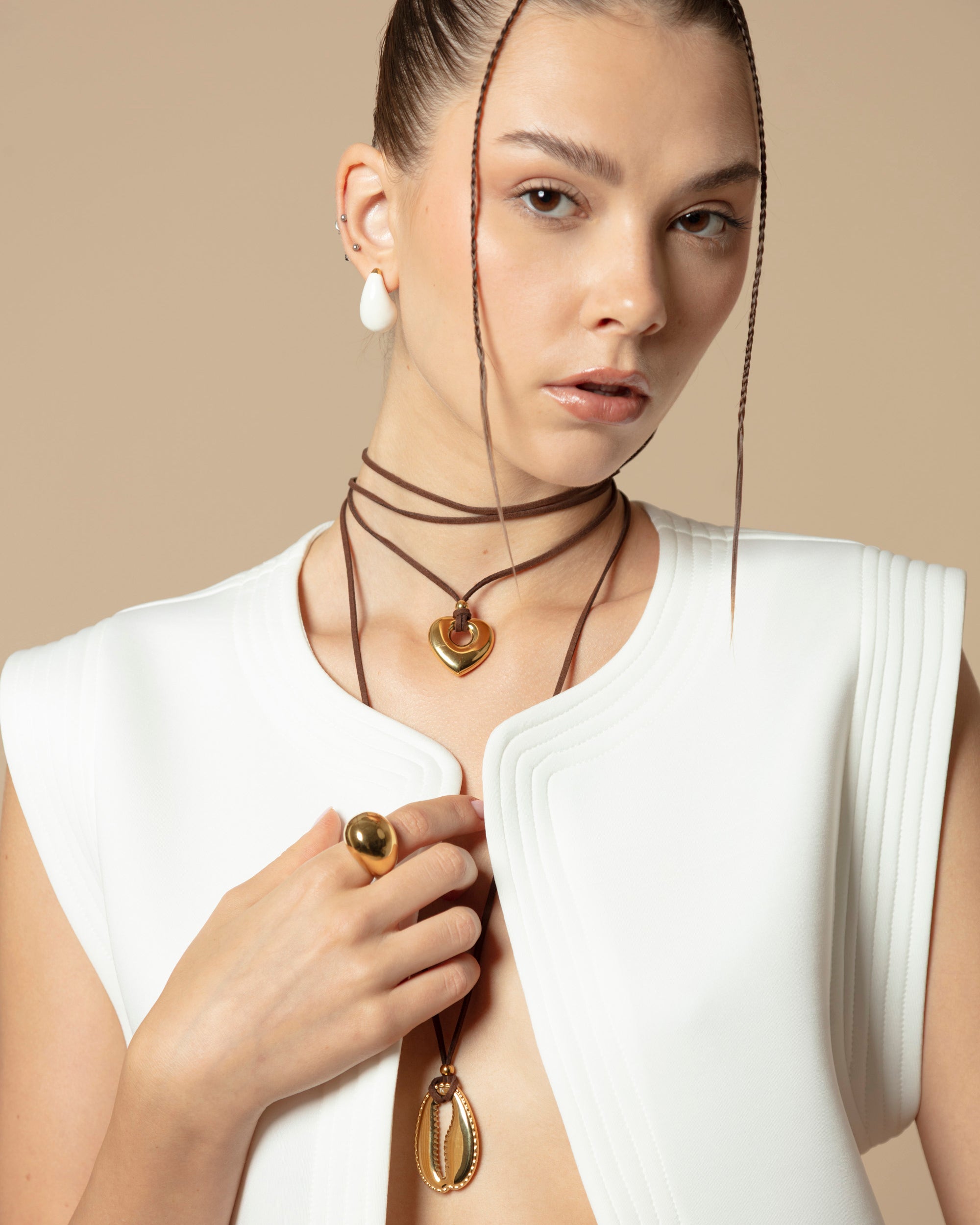 TEARDROP EARRINGS WHITE